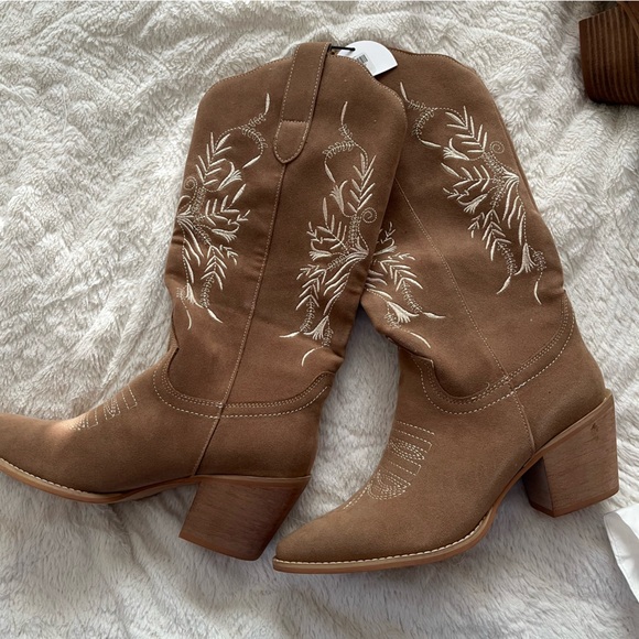 SOLD - Picture 5 of 8